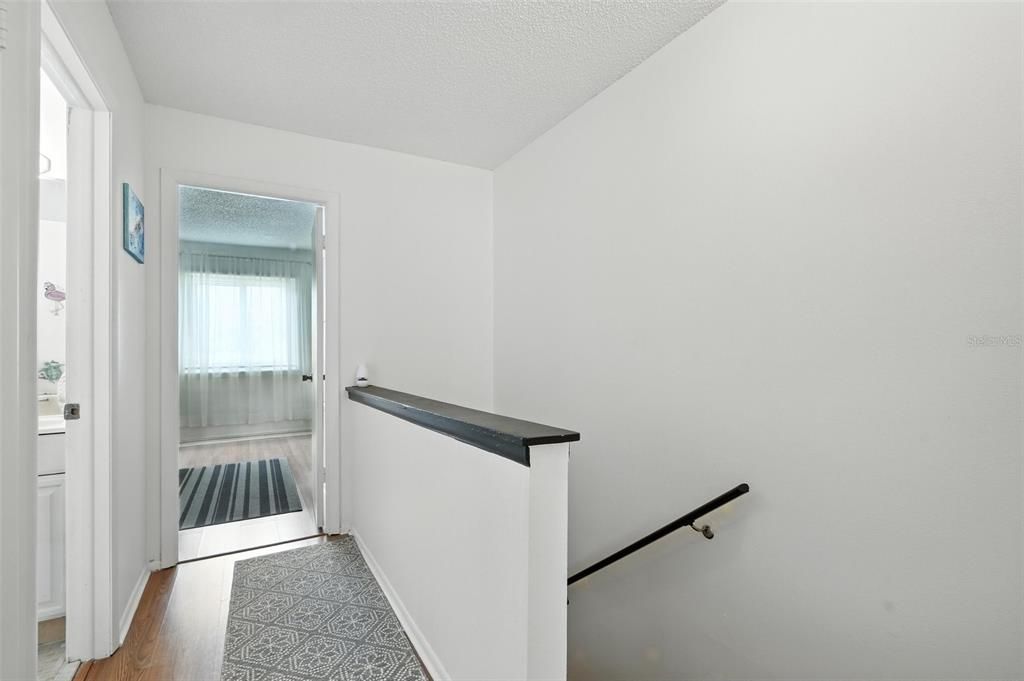 Под контрактом: $159,000 (2 спален, 1 ванн, 993 Квадратных фут)