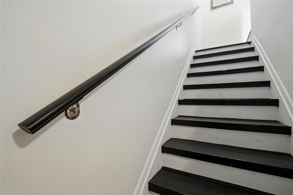 Под контрактом: $159,000 (2 спален, 1 ванн, 993 Квадратных фут)