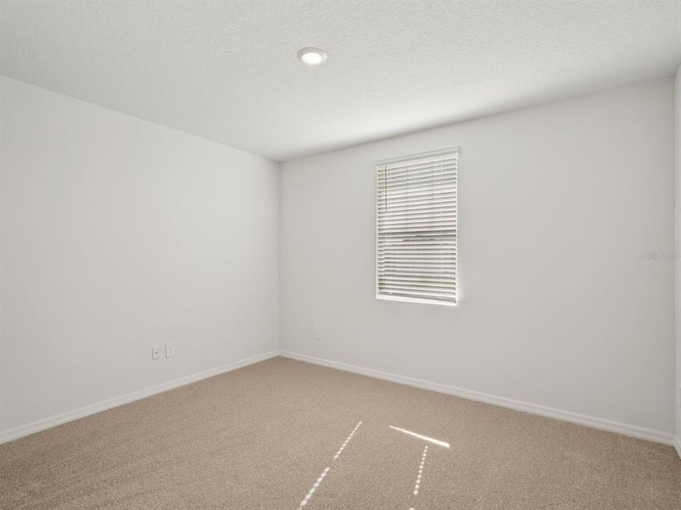 待售: $354,620 (4 贝兹, 3 浴室, 1988 平方英尺)