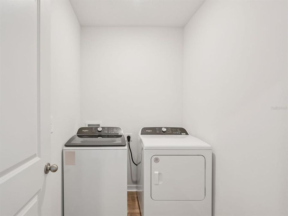 待售: $354,620 (4 贝兹, 3 浴室, 1988 平方英尺)