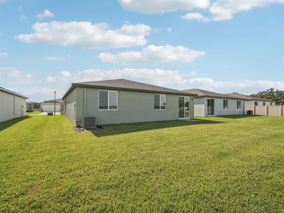 待售: $354,620 (4 贝兹, 3 浴室, 1988 平方英尺)