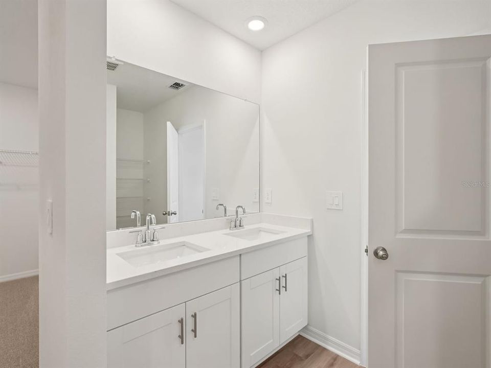 待售: $354,620 (4 贝兹, 3 浴室, 1988 平方英尺)