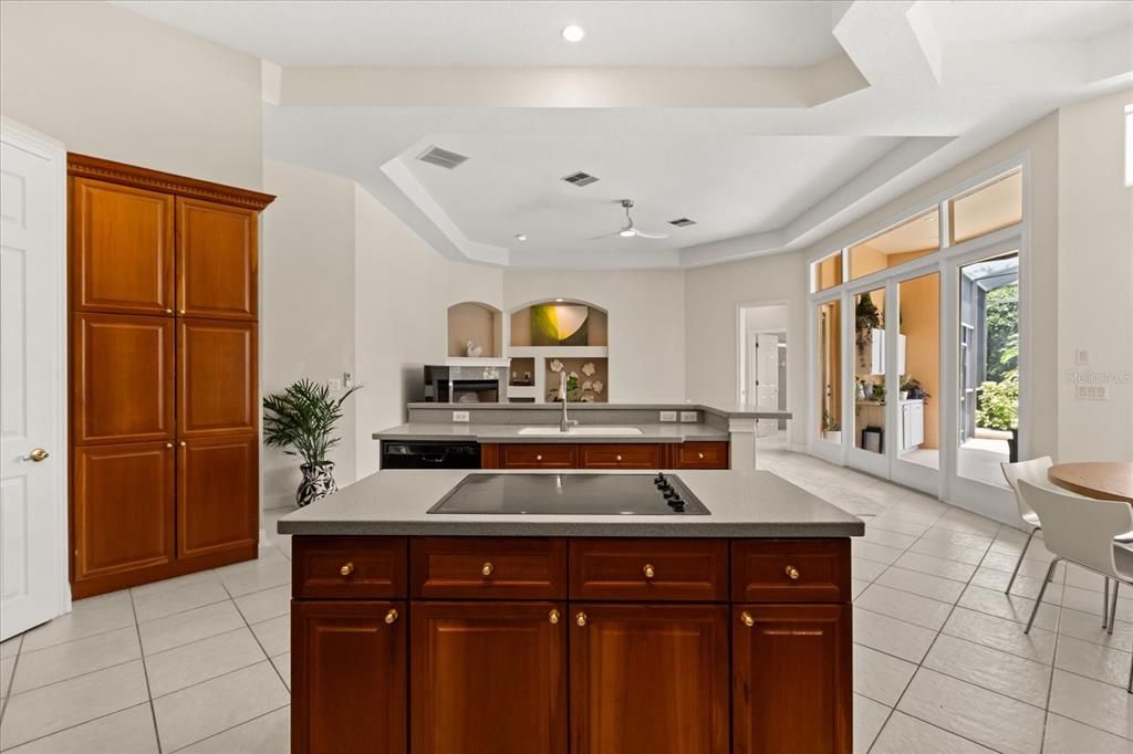 待售: $925,000 (4 贝兹, 4 浴室, 3499 平方英尺)