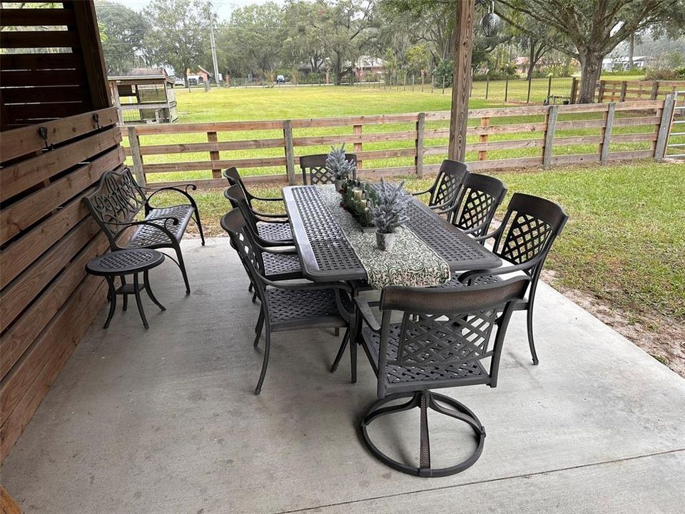 En Venta: $575,000 (2.82 acres)