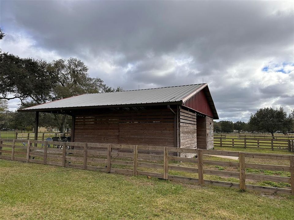 En Venta: $575,000 (2.82 acres)