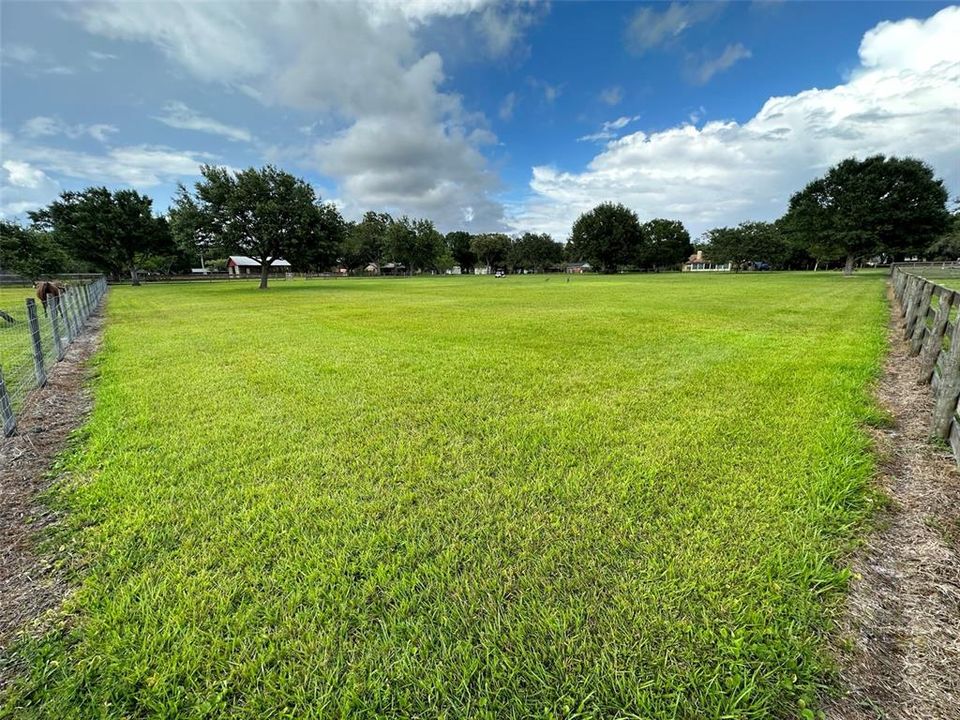 En Venta: $575,000 (2.82 acres)