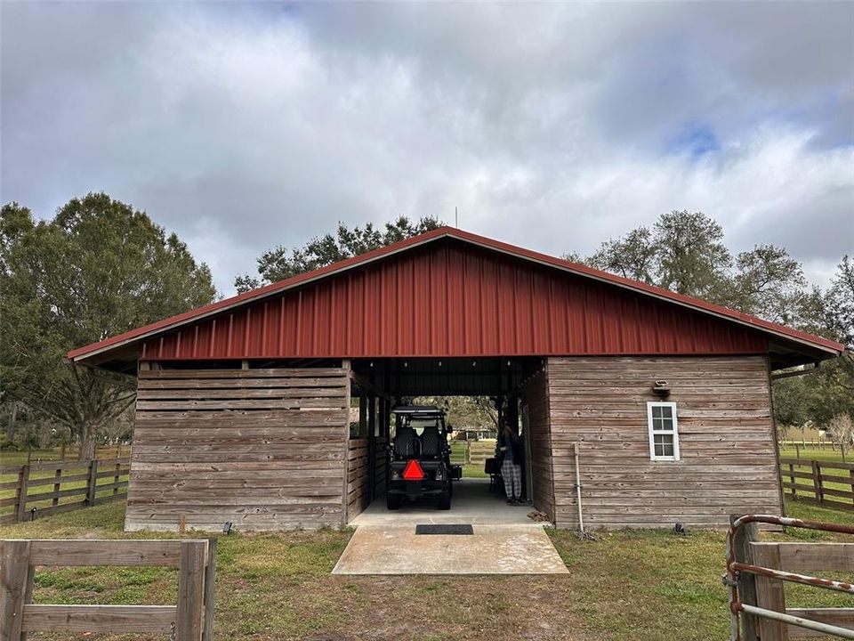 En Venta: $575,000 (2.82 acres)