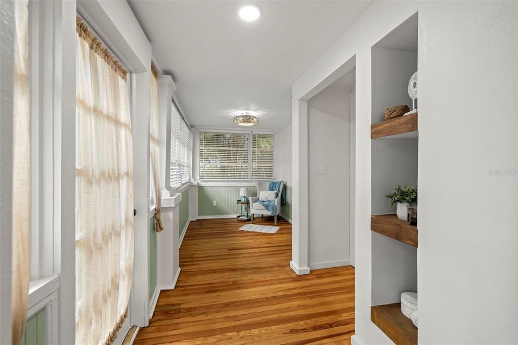 Active With Contract: $3,800 (3 beds, 2 baths, 1284 Square Feet)