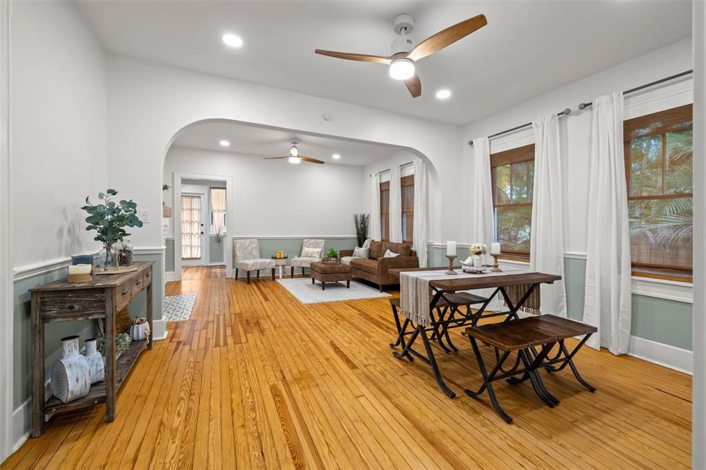 Active With Contract: $3,800 (3 beds, 2 baths, 1284 Square Feet)