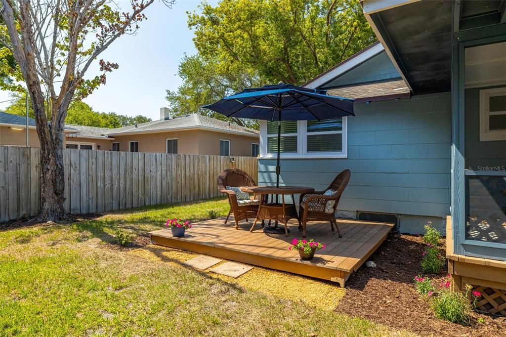 Active With Contract: $3,800 (3 beds, 2 baths, 1284 Square Feet)