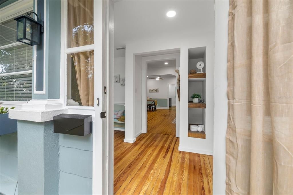 Active With Contract: $3,800 (3 beds, 2 baths, 1284 Square Feet)