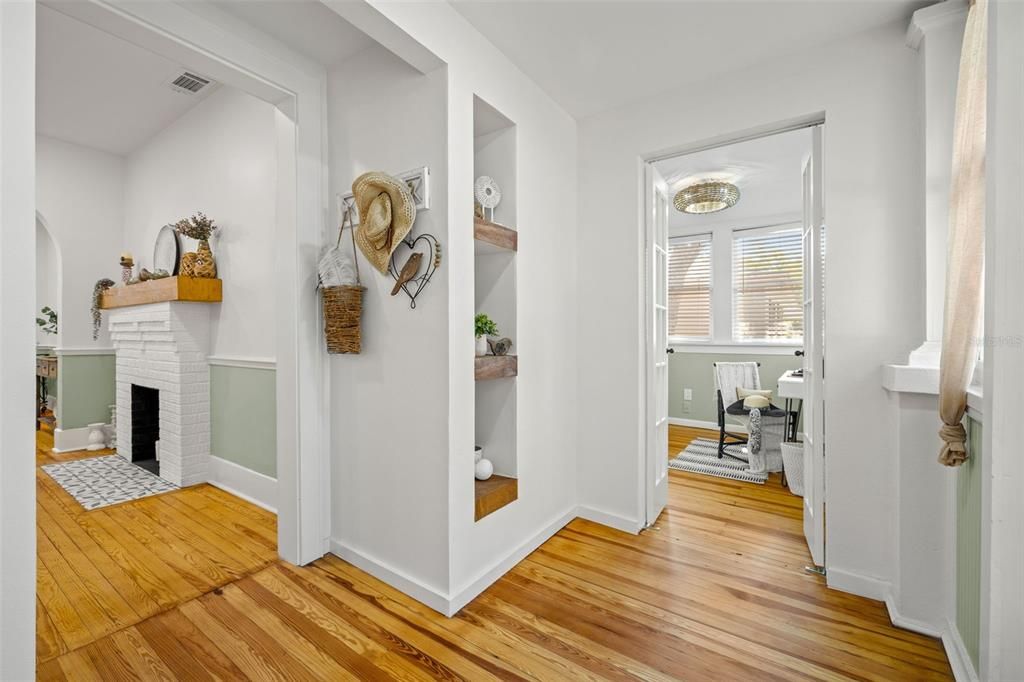 Active With Contract: $3,800 (3 beds, 2 baths, 1284 Square Feet)