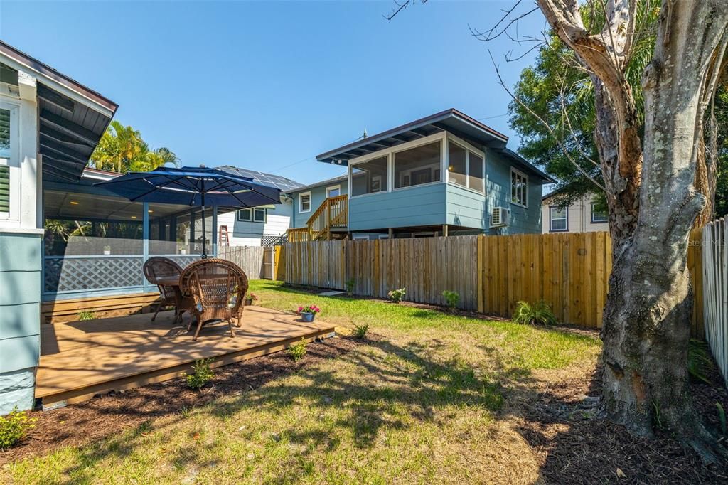 Active With Contract: $3,800 (3 beds, 2 baths, 1284 Square Feet)