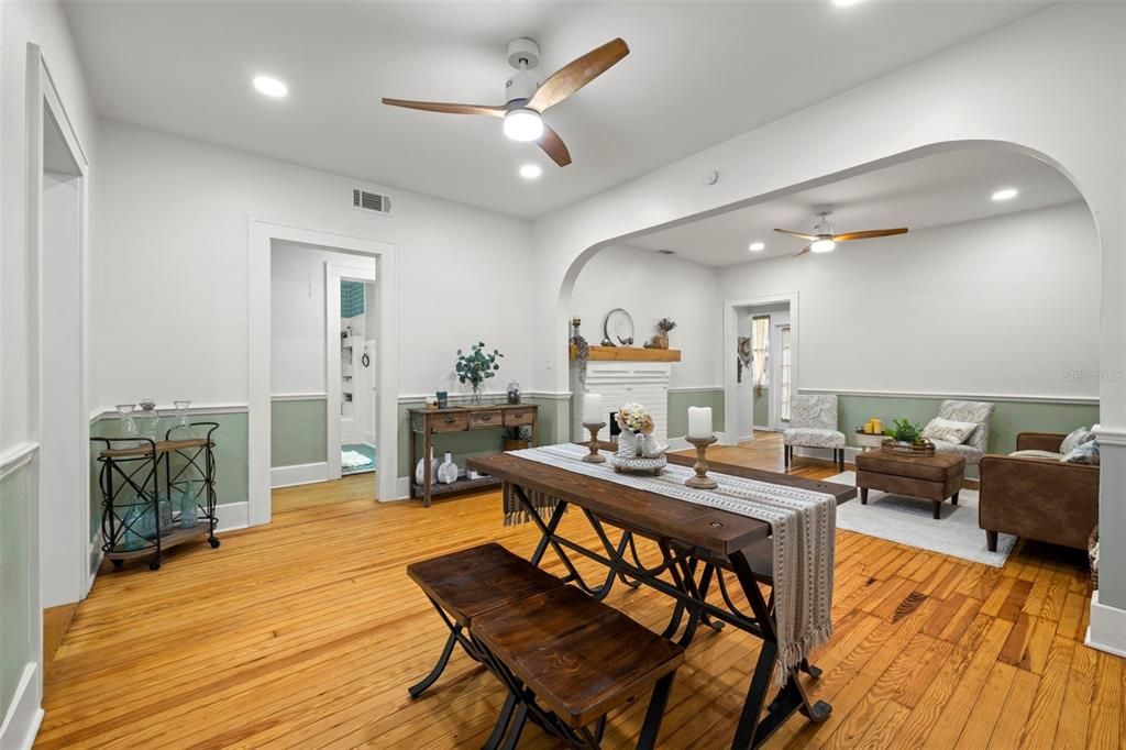 Active With Contract: $3,800 (3 beds, 2 baths, 1284 Square Feet)