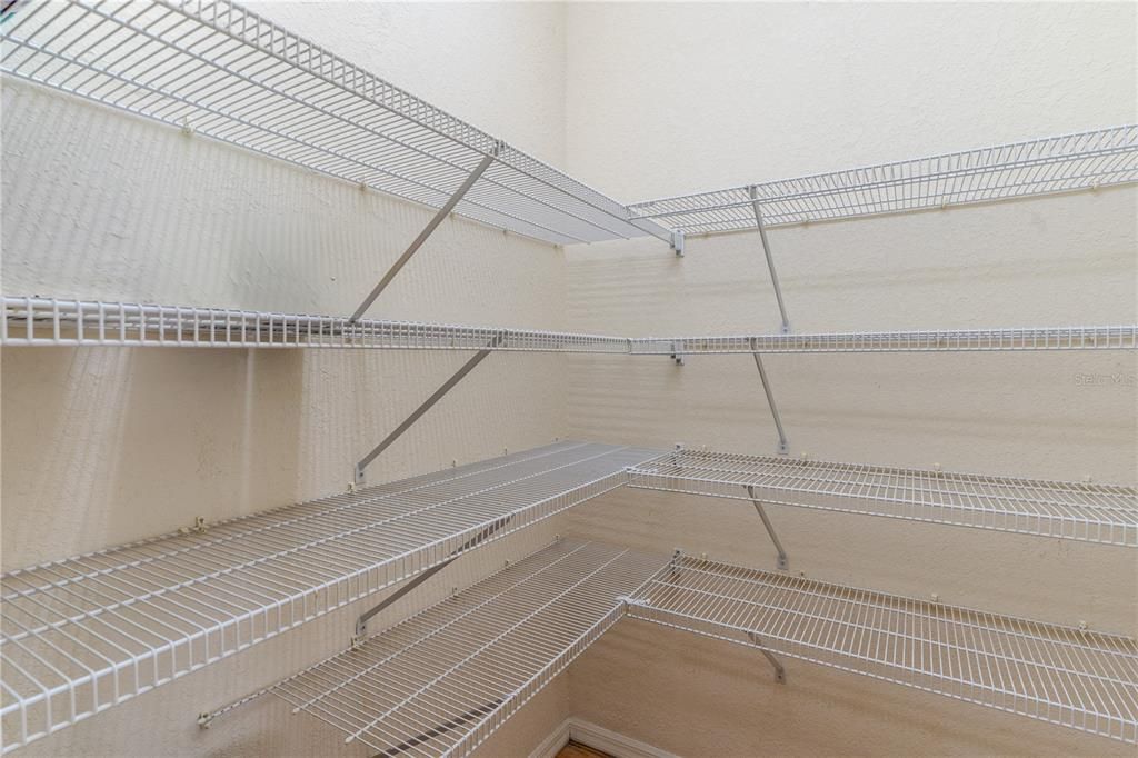 En Venta: $674,500 (4 camas, 2 baños, 2643 Pies cuadrados)