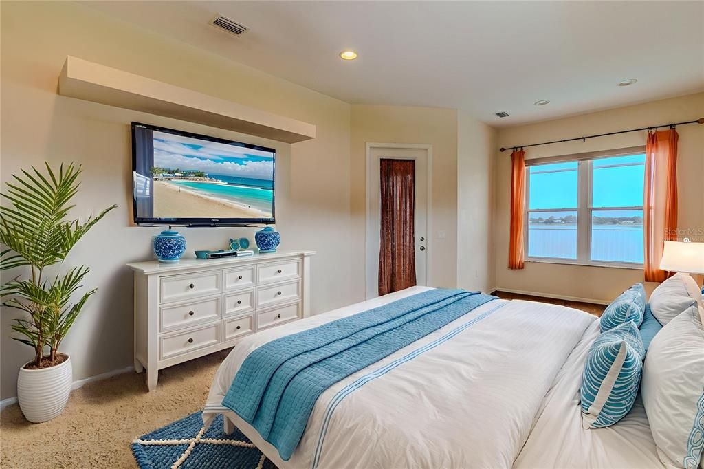 En Venta: $674,500 (4 camas, 2 baños, 2643 Pies cuadrados)