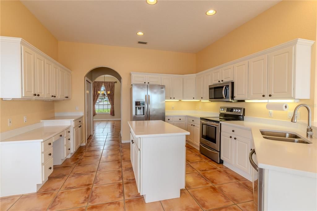 En Venta: $674,500 (4 camas, 2 baños, 2643 Pies cuadrados)