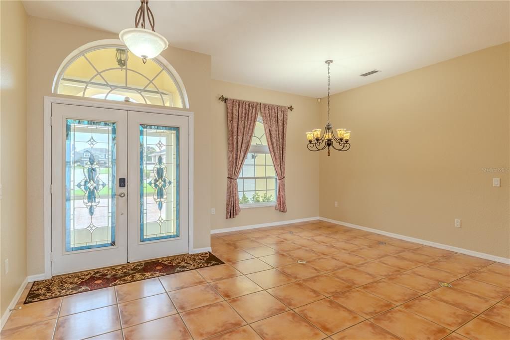 En Venta: $674,500 (4 camas, 2 baños, 2643 Pies cuadrados)