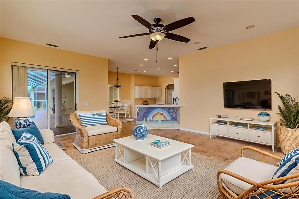 En Venta: $674,500 (4 camas, 2 baños, 2643 Pies cuadrados)