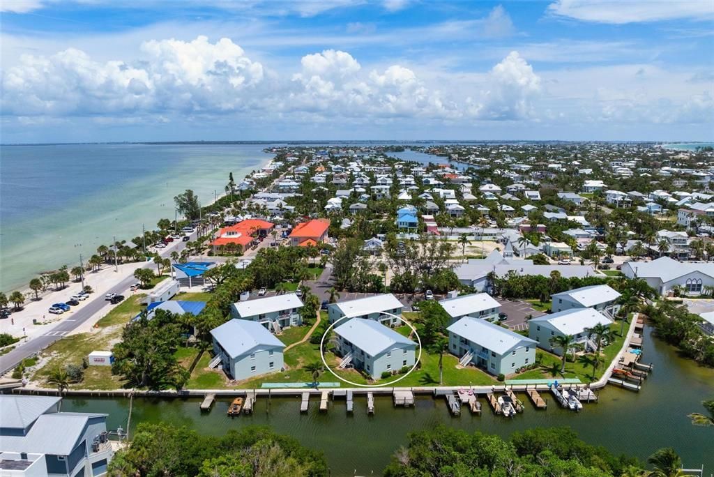 На продажу: $555,000 (2 спален, 1 ванн, 822 Квадратных фут)