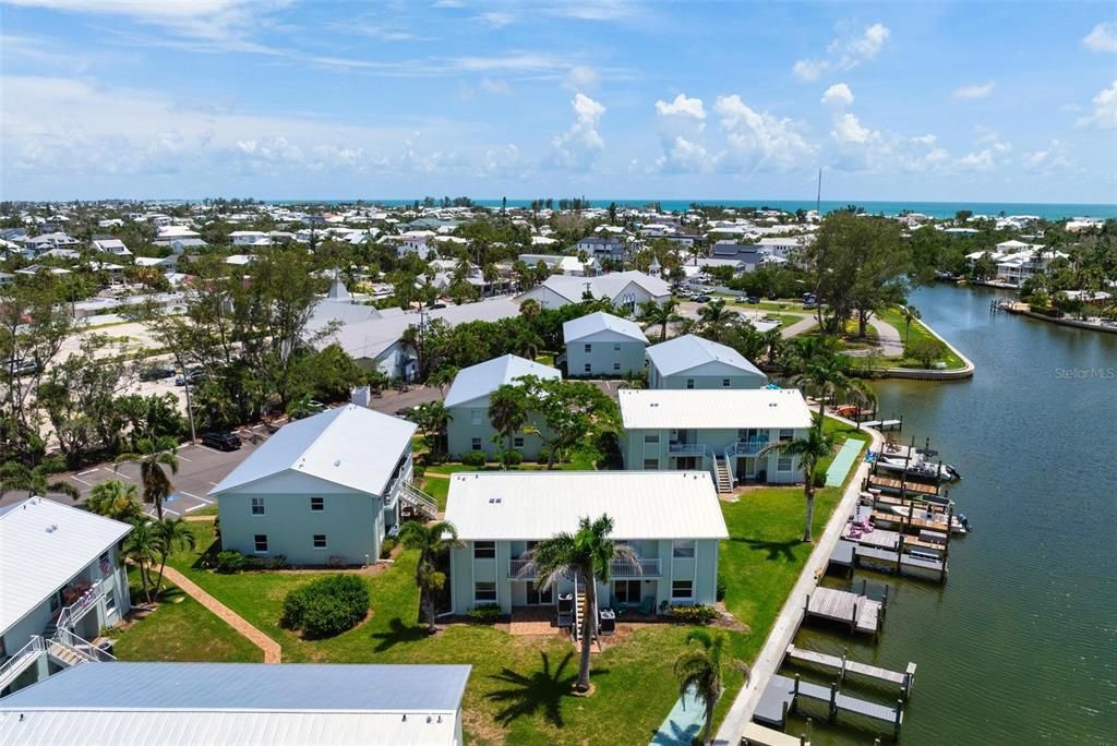 На продажу: $555,000 (2 спален, 1 ванн, 822 Квадратных фут)