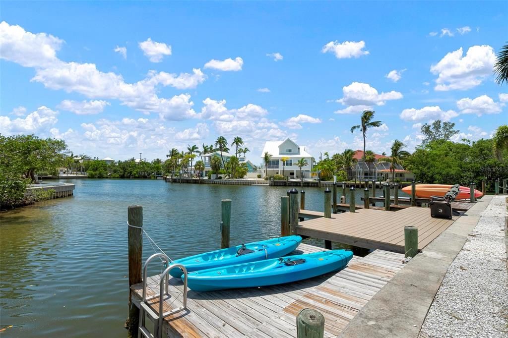 На продажу: $555,000 (2 спален, 1 ванн, 822 Квадратных фут)