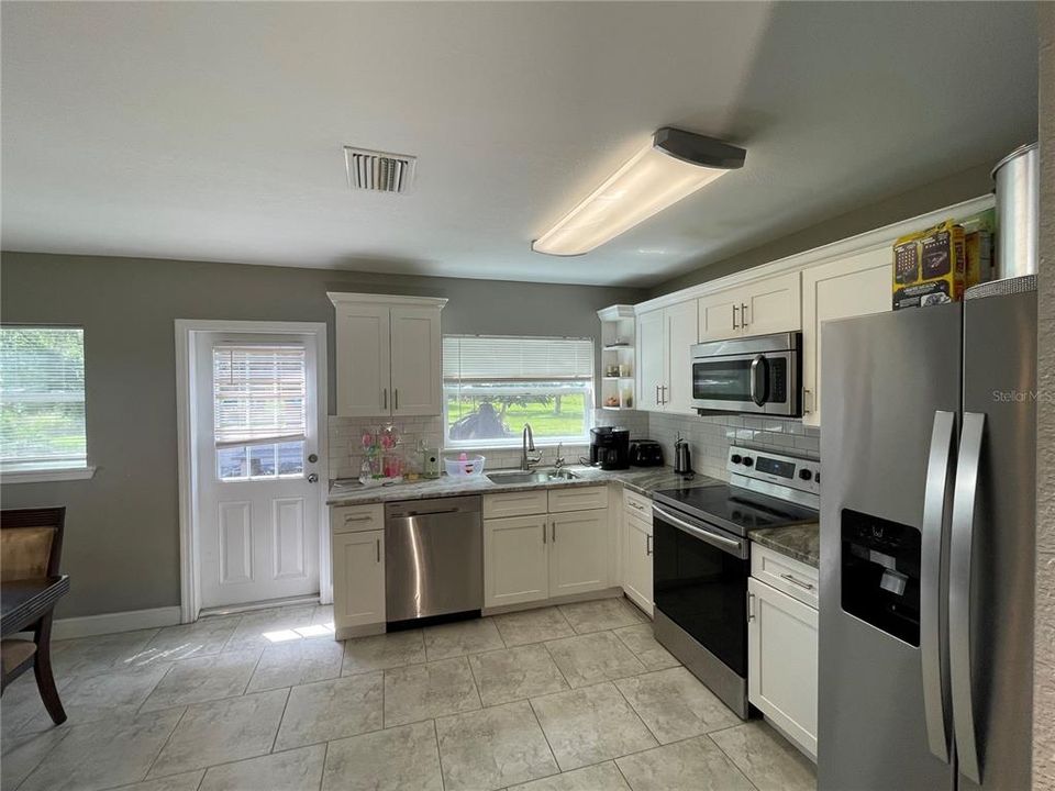 待售: $398,000 (3 贝兹, 2 浴室, 1719 平方英尺)