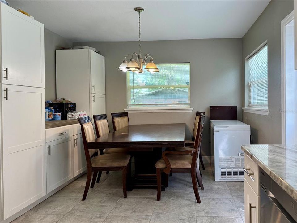 待售: $398,000 (3 贝兹, 2 浴室, 1719 平方英尺)