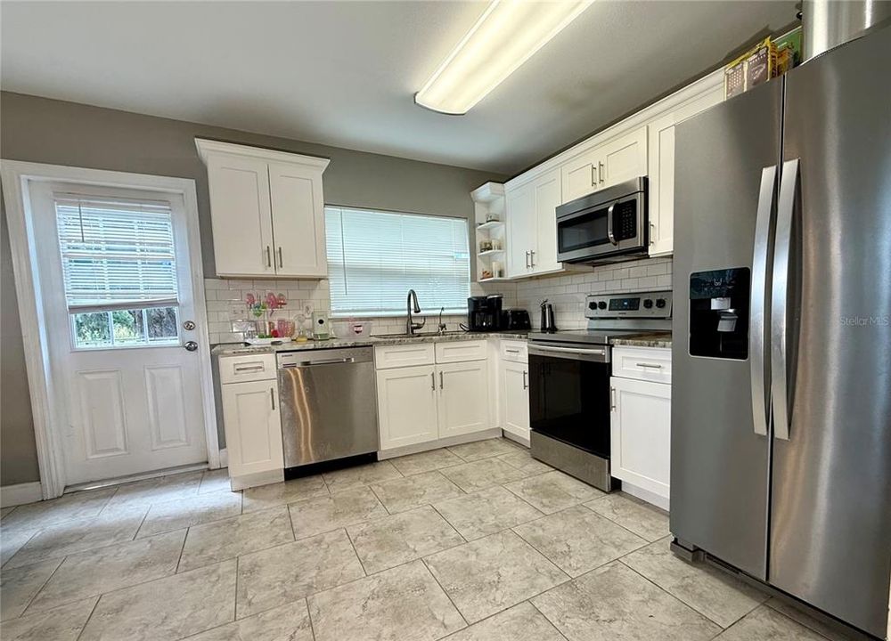 待售: $398,000 (3 贝兹, 2 浴室, 1719 平方英尺)