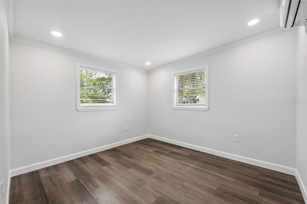 For Sale: $260,000 (4 beds, 2 baths, 1349 Square Feet)