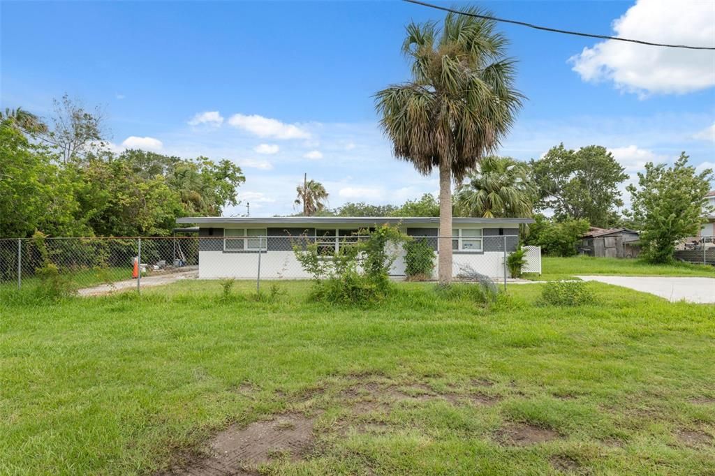 For Sale: $260,000 (4 beds, 2 baths, 1349 Square Feet)