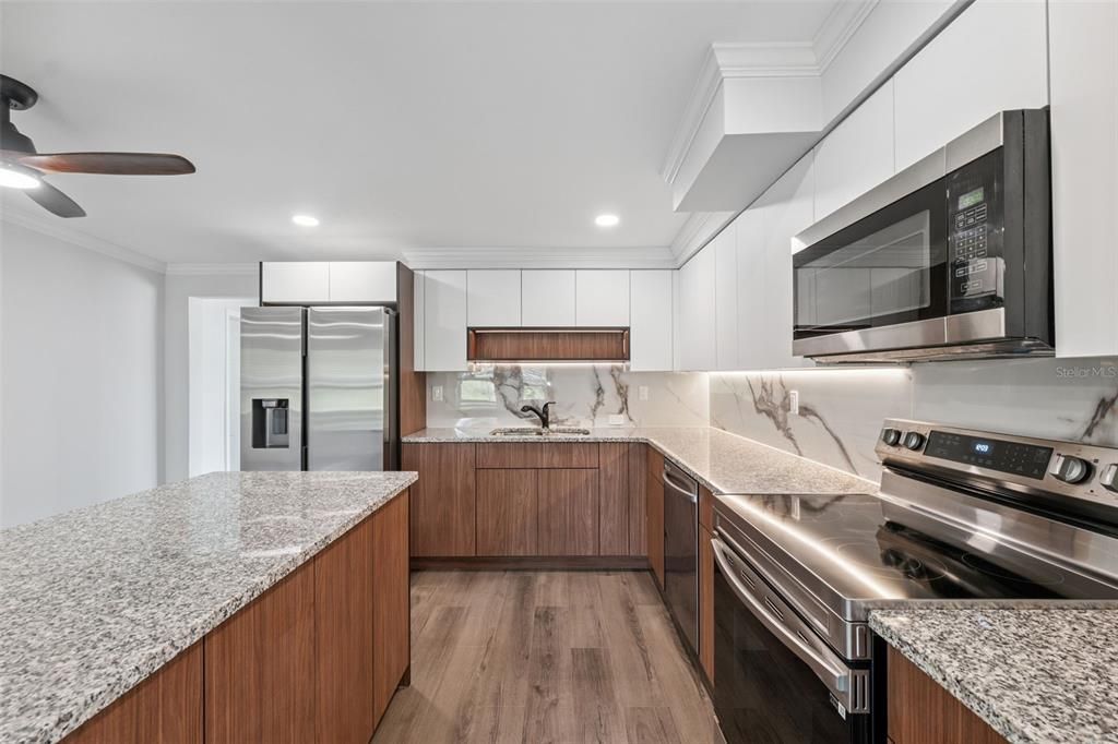 For Sale: $260,000 (4 beds, 2 baths, 1349 Square Feet)