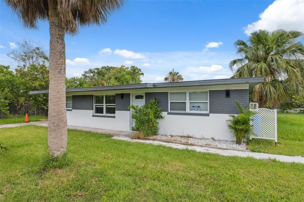 For Sale: $260,000 (4 beds, 2 baths, 1349 Square Feet)