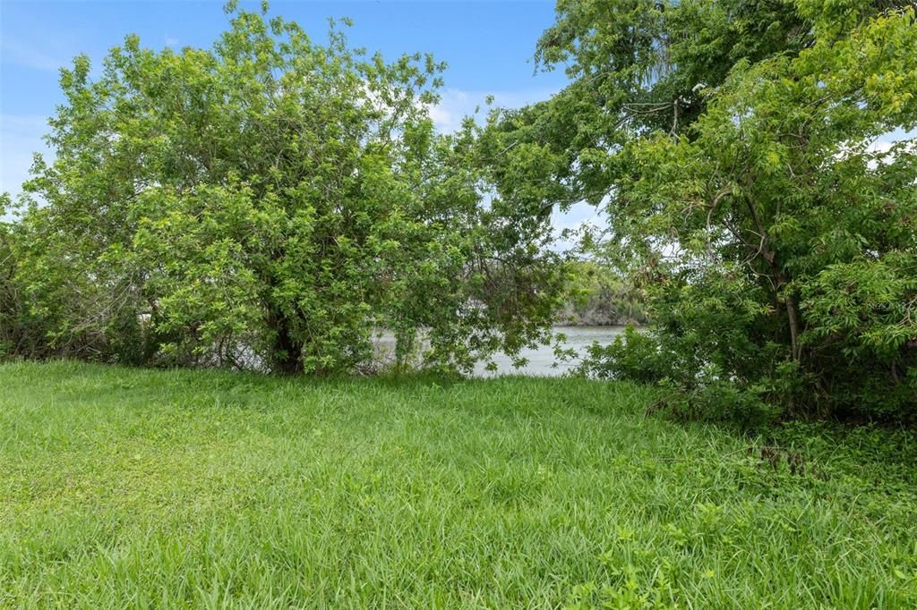 For Sale: $260,000 (4 beds, 2 baths, 1349 Square Feet)