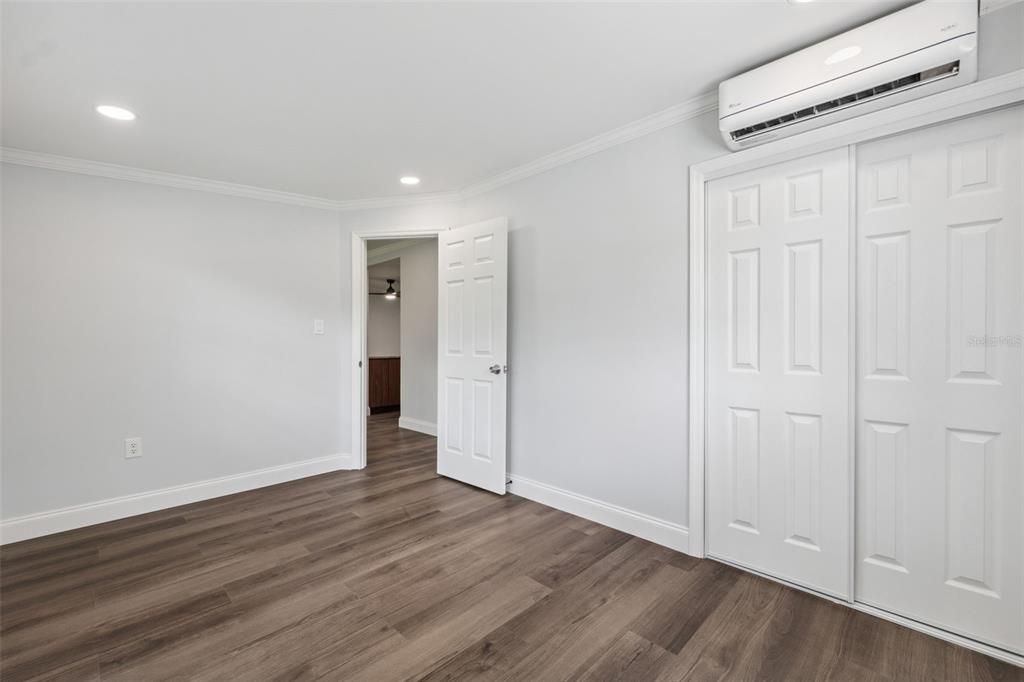 For Sale: $260,000 (4 beds, 2 baths, 1349 Square Feet)