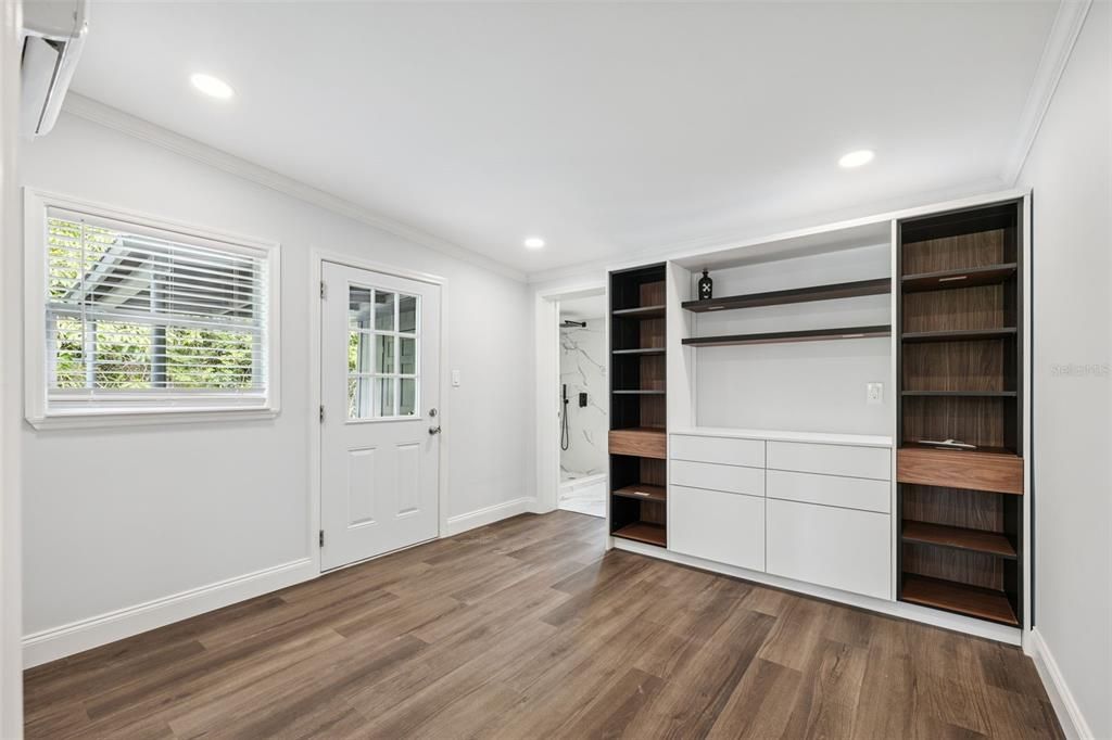 For Sale: $260,000 (4 beds, 2 baths, 1349 Square Feet)