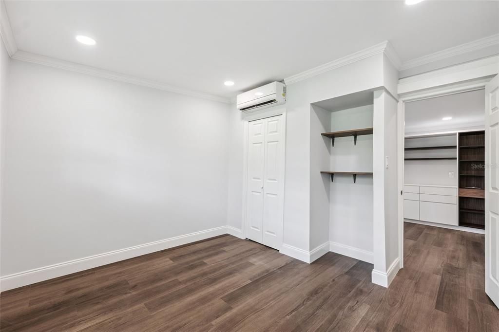 For Sale: $260,000 (4 beds, 2 baths, 1349 Square Feet)