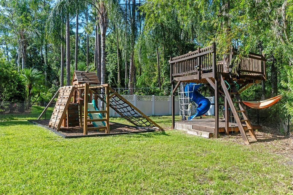 En Venta: $899,000 (5 camas, 4 baños, 4335 Pies cuadrados)