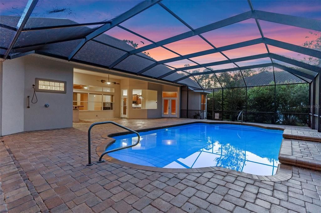 En Venta: $899,000 (5 camas, 4 baños, 4335 Pies cuadrados)