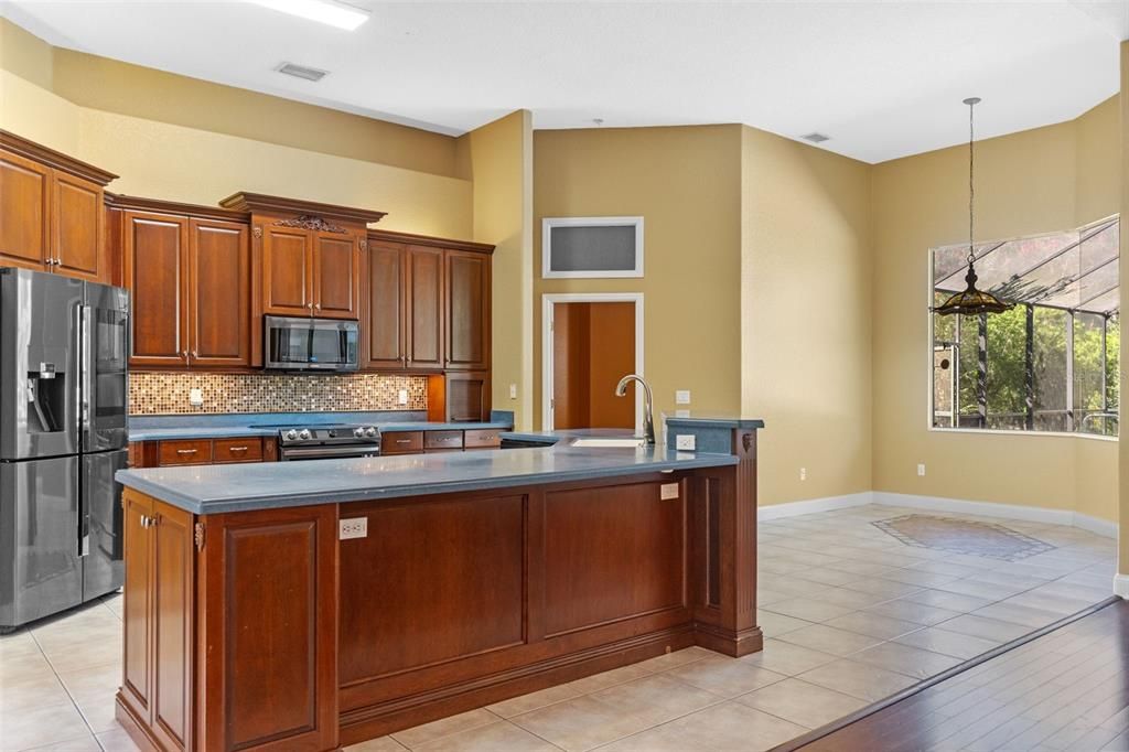 En Venta: $899,000 (5 camas, 4 baños, 4335 Pies cuadrados)