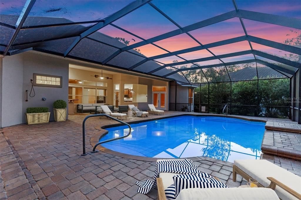 En Venta: $899,000 (5 camas, 4 baños, 4335 Pies cuadrados)