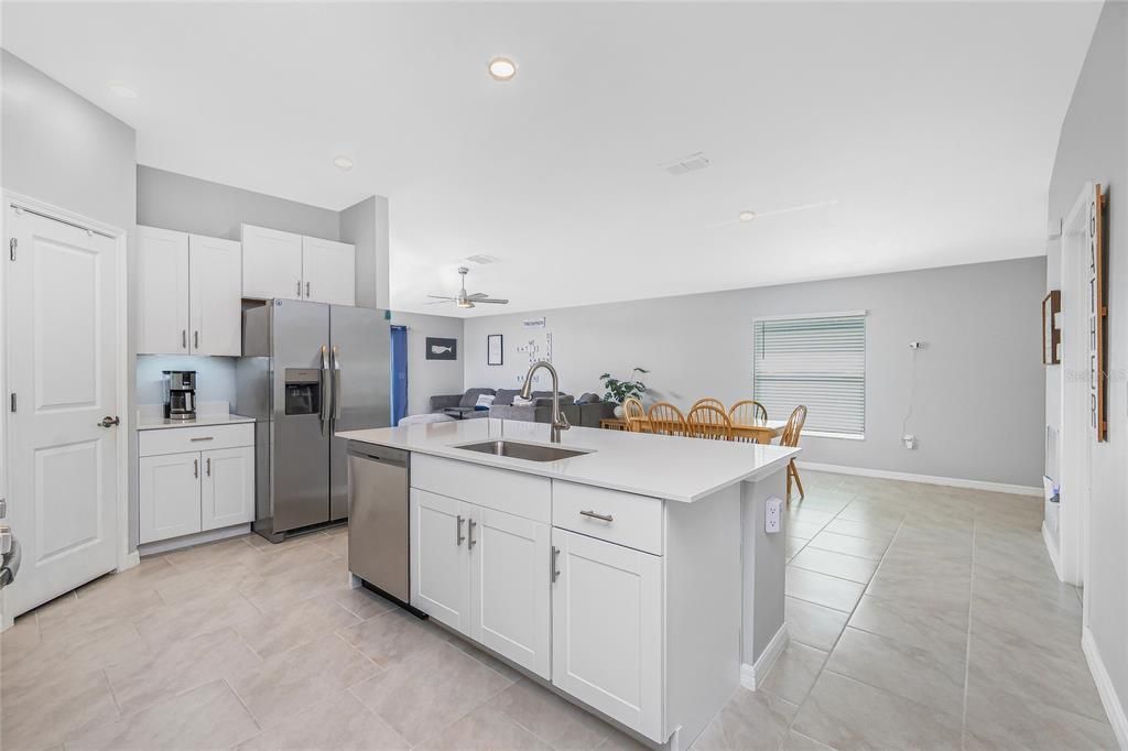 En Venta: $324,999 (4 camas, 2 baños, 1791 Pies cuadrados)