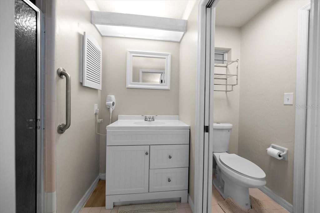 合同活跃: $349,900 (4 贝兹, 2 浴室, 1958 平方英尺)