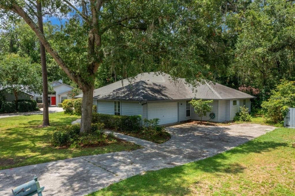 合同活跃: $349,900 (4 贝兹, 2 浴室, 1958 平方英尺)