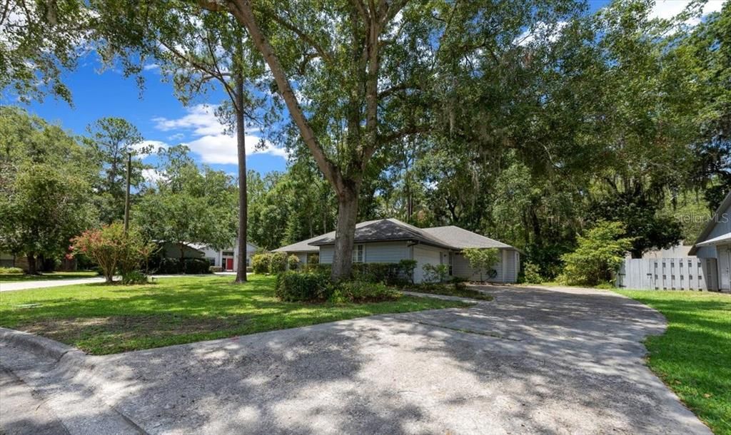 合同活跃: $349,900 (4 贝兹, 2 浴室, 1958 平方英尺)