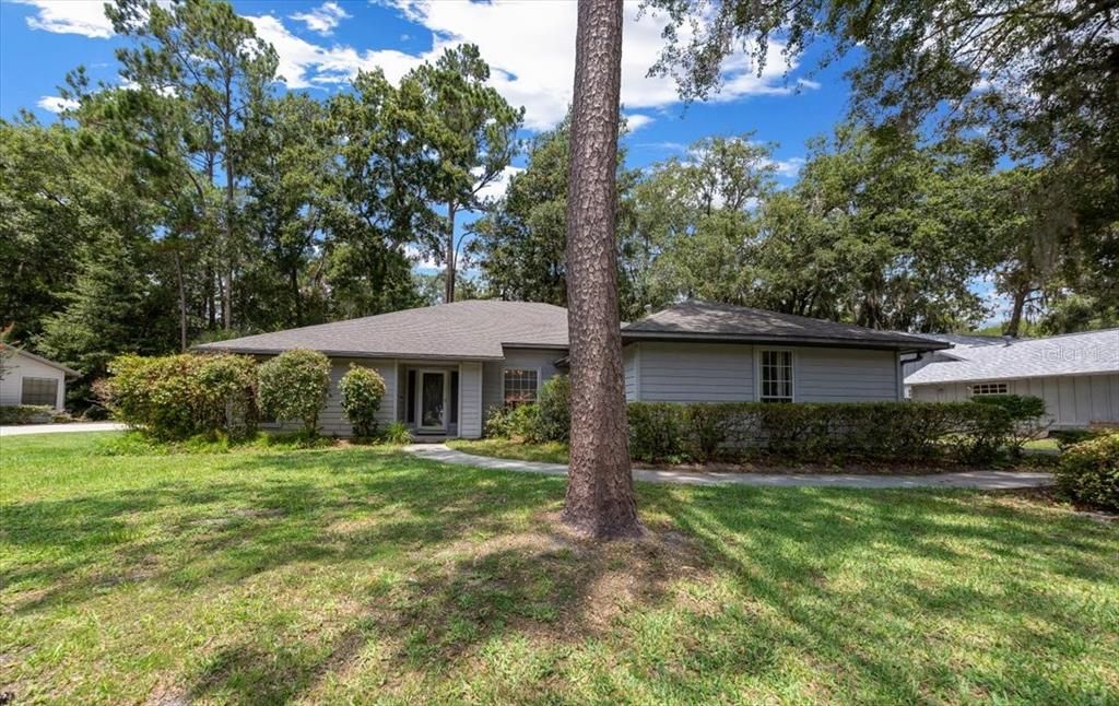 合同活跃: $349,900 (4 贝兹, 2 浴室, 1958 平方英尺)