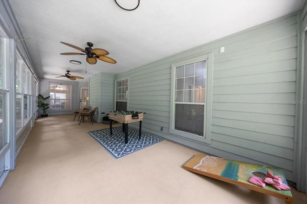 合同活跃: $349,900 (4 贝兹, 2 浴室, 1958 平方英尺)