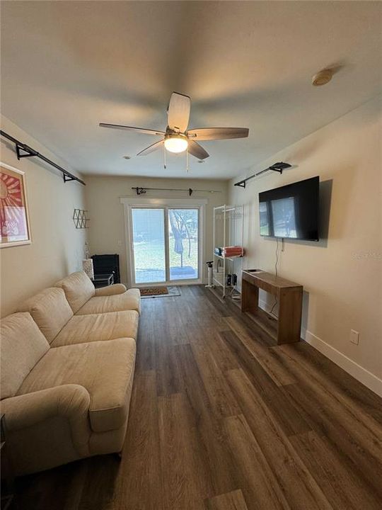 En Venta: $379,000 (2 camas, 2 baños, 1060 Pies cuadrados)