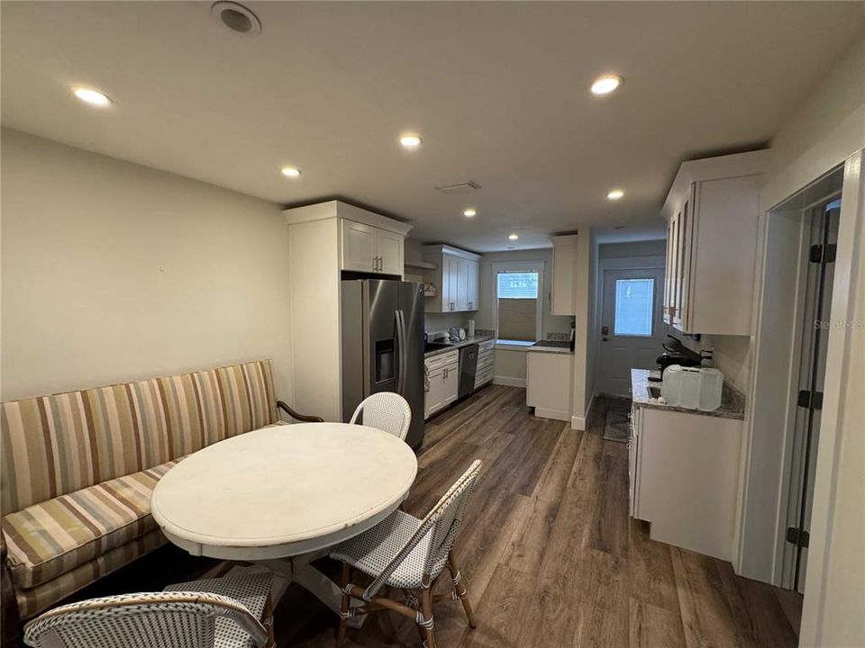 En Venta: $379,000 (2 camas, 2 baños, 1060 Pies cuadrados)