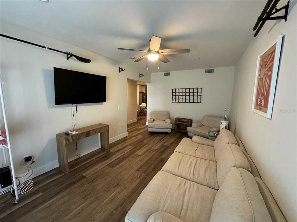 En Venta: $379,000 (2 camas, 2 baños, 1060 Pies cuadrados)